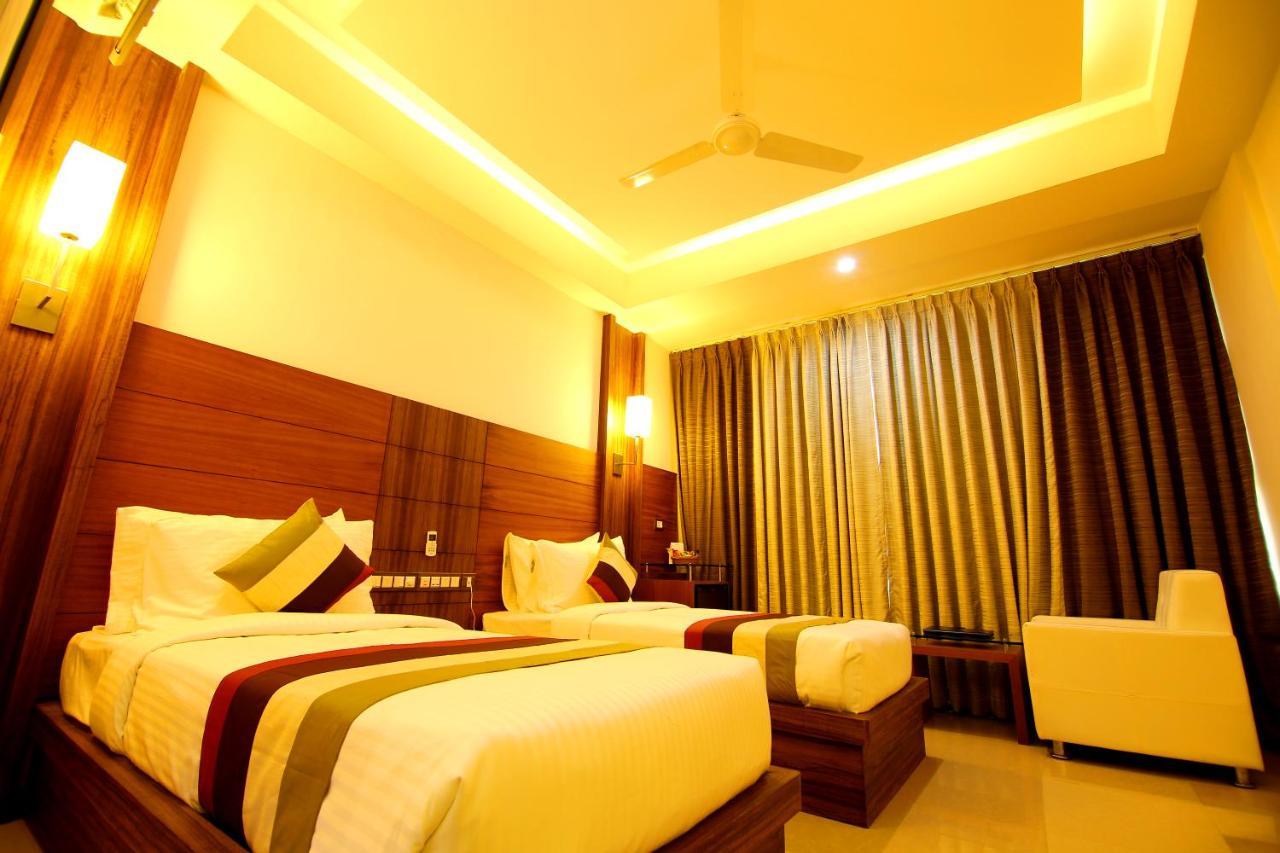 Hotel Hillway Park 科兰 外观 照片
