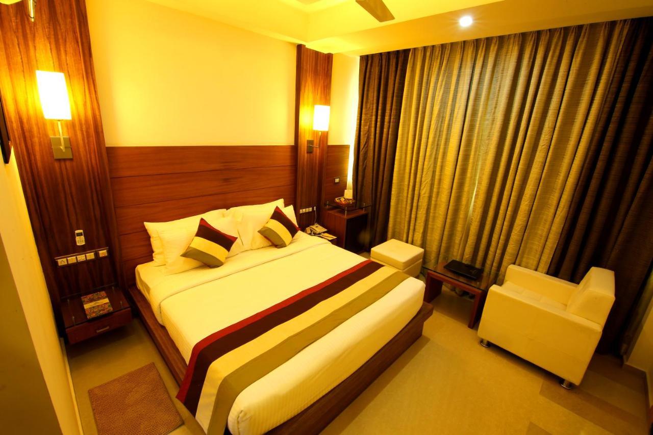 Hotel Hillway Park 科兰 外观 照片