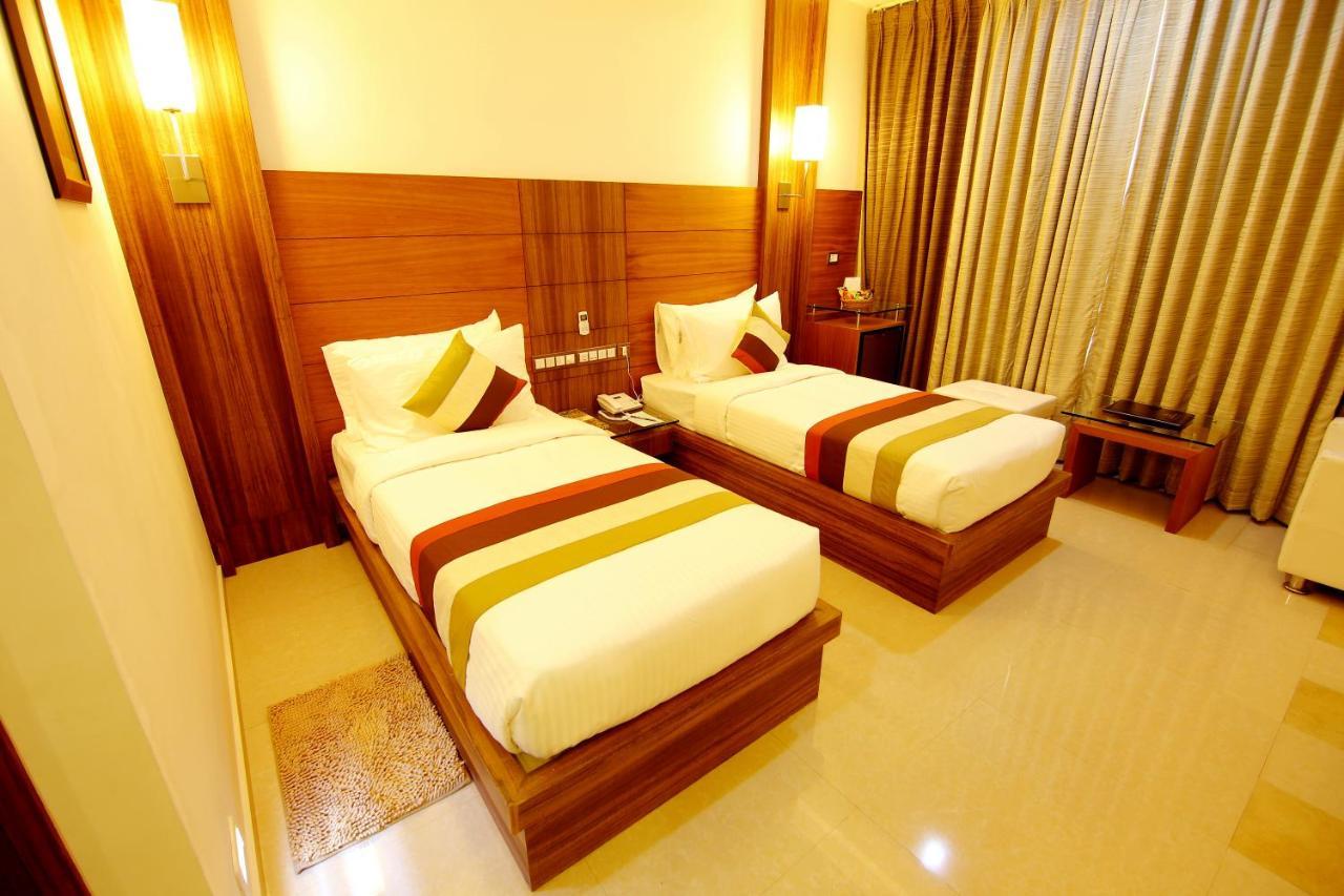 Hotel Hillway Park 科兰 外观 照片