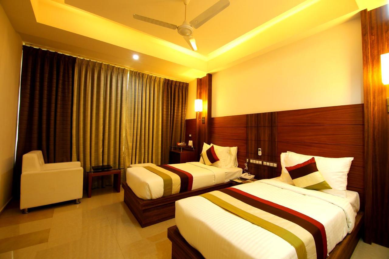 Hotel Hillway Park 科兰 外观 照片