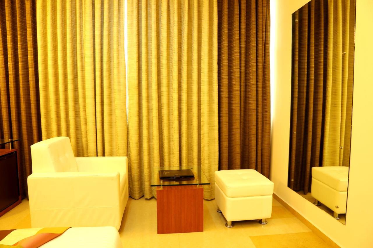 Hotel Hillway Park 科兰 外观 照片
